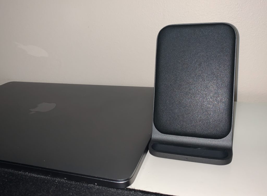 NOMAD Base Station Stand Edition with Mac