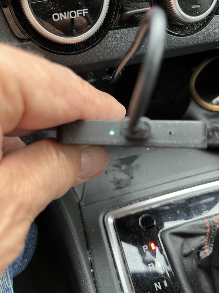 Binize Wired to Wireless CarPlay Adapter - Power Light
