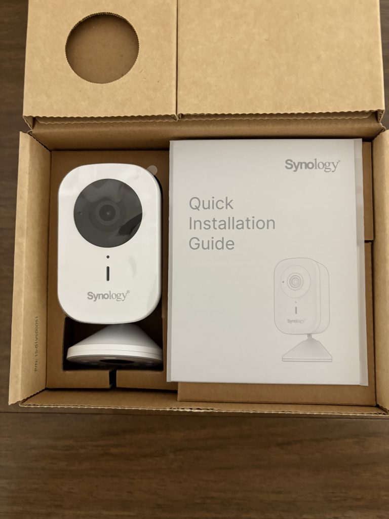 Synology CC400W Camera - Unboxing